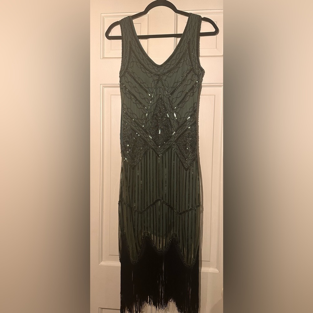 Flapper dress. Emerald.